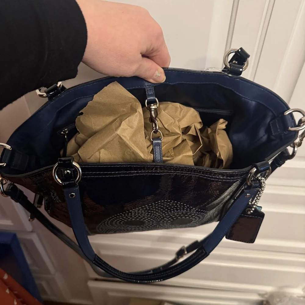 Like New Coach ๐ฅ Vintage Audrey Patent Leather Navy Tote Shoulder Bag - Picture 7 of 14